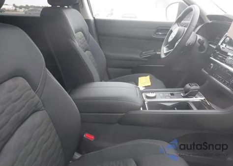 2025 Nissan Pathfinder Sv 4Wd z USA, uszkodzony, nr VIN 5N1DR3BC3SC257344